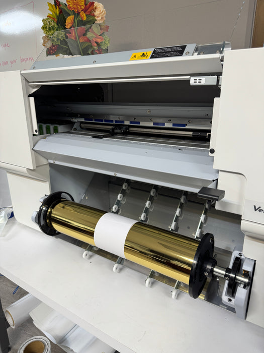 Macan Color Vinyl, 4mil, Silver / Gold Chrome